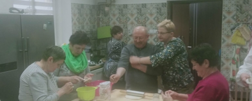 Warsztaty Kulinarne w Klubie Seniora w Gronowie.