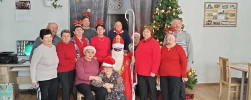 Święty Mikołaj odwiedził seniorów.